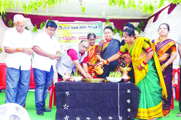 ಜನಪದ ಸಾಹಿತ್ಯ ಹೆಣ್ಮಕ್ಕಳ ಹೃದಯದ ಪಡಿಗನ್ನಡಿ